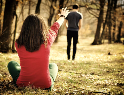 Stop Falling for Potential — How to Recognize Emotionally Unavailable Signs Before You Get Attached