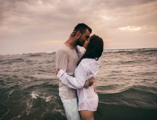 Feeling Intense Sexual Chemistry & Worried It’s A Bad Sign For Your New Relationship?